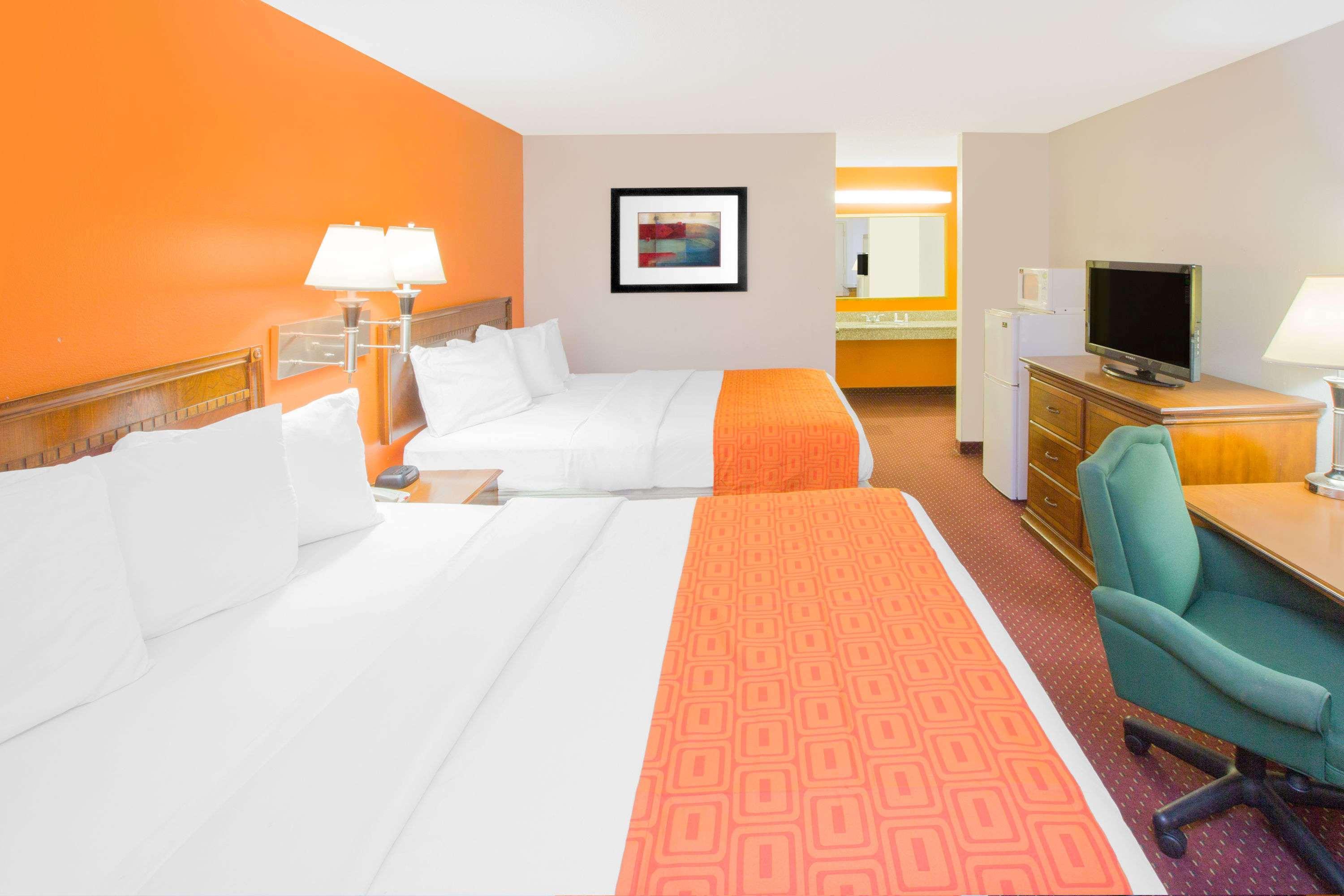 Howard Johnson By Wyndham Dothan Exterior foto